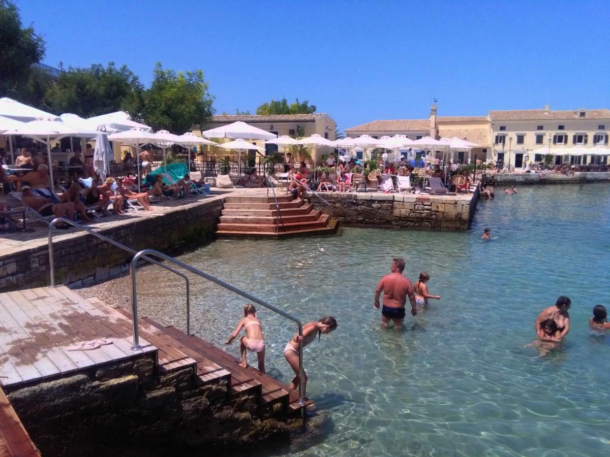 Theodora's Old Corfu Apartment *